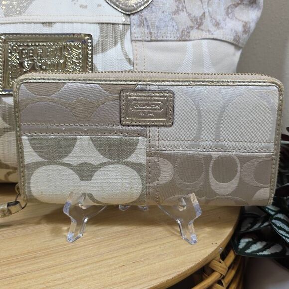 Coach Poppy Patchwork Tote and Wallet - Picture 2 of 16